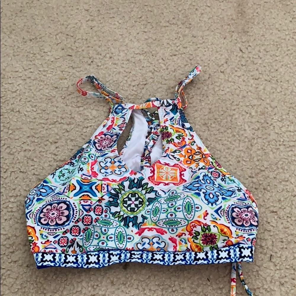 Patterned cupshe bikini top!